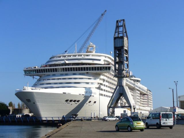 MSC Fantasia - forme joubert - 10 septembre 2008.JPG